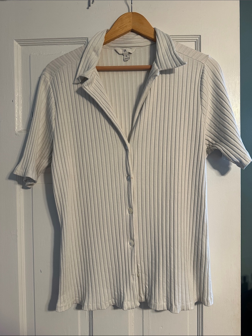 Banana Republic White Ribbed Short-Sleeve Button-Down Top